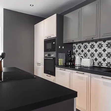 Lejlighed Luxurious Penthouse - Jacuzzi - Best Location Sliema