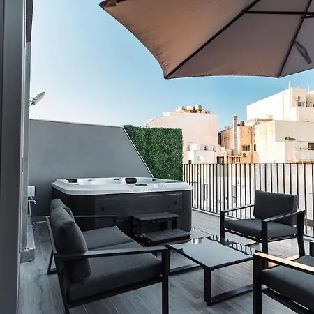 Lejlighed Luxurious Penthouse - Jacuzzi - Best Location Sliema