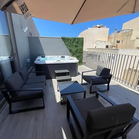Luxurious Penthouse - Jacuzzi - Best Location