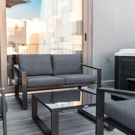 Luxurious Penthouse - Jacuzzi - Best Location Apartament *