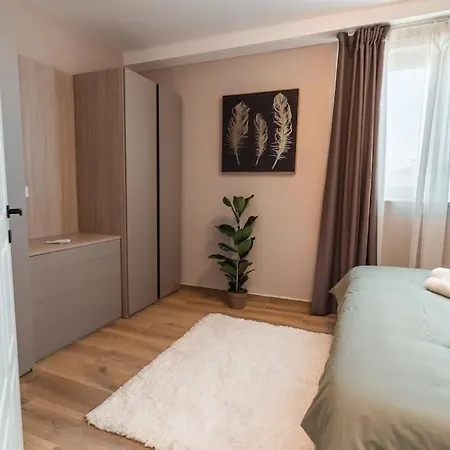 Luxurious Penthouse - Jacuzzi - Best Location