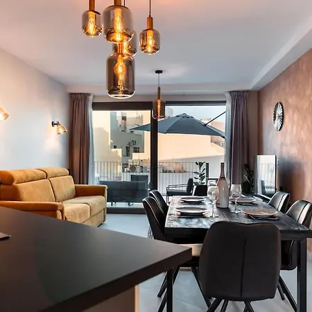 Luxurious Penthouse - Jacuzzi - Best Location Apartament *
