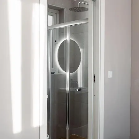 Luxurious Penthouse - Jacuzzi - Best Location Lägenhet *