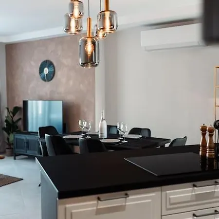 Luxurious Penthouse - Jacuzzi - Best Location