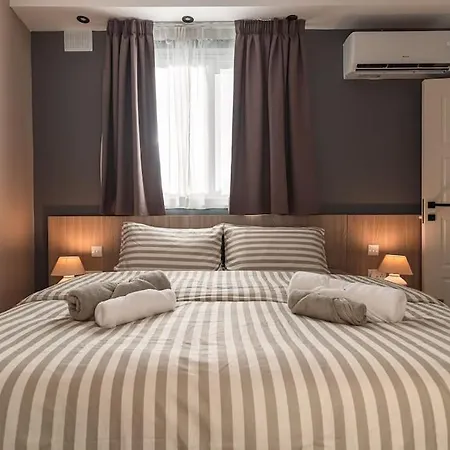 Luxurious Penthouse - Jacuzzi - Best Location Lägenhet *