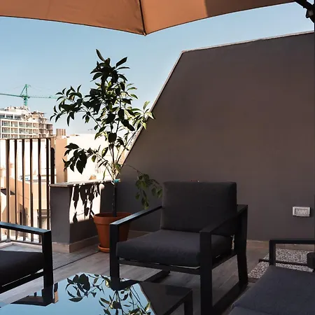 Luxurious Penthouse - Jacuzzi - Best Location Lägenhet